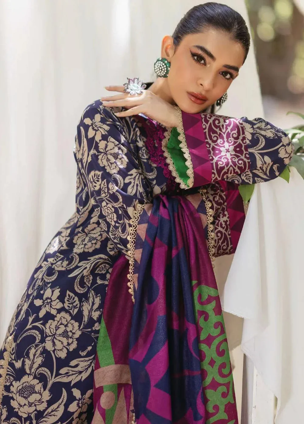Zainab Chottani Print Lelan Allover 3 pcs لیلن سوٹ - Image 8